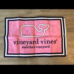 Vineyard vines flag